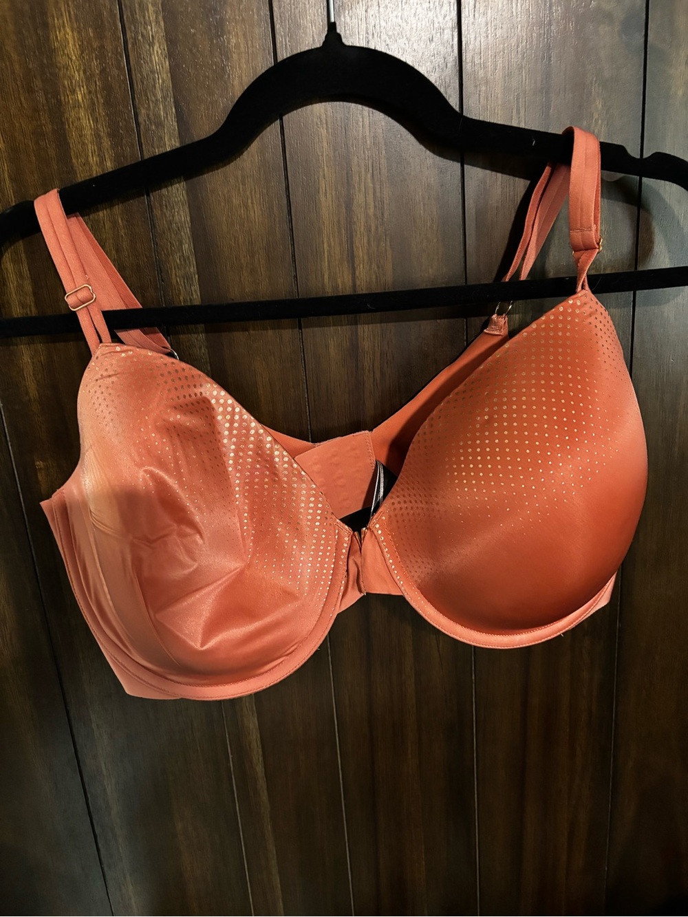 Victoria Secret’s Women’s Coral/Peach Underwire Bra with Light Shine Detailing